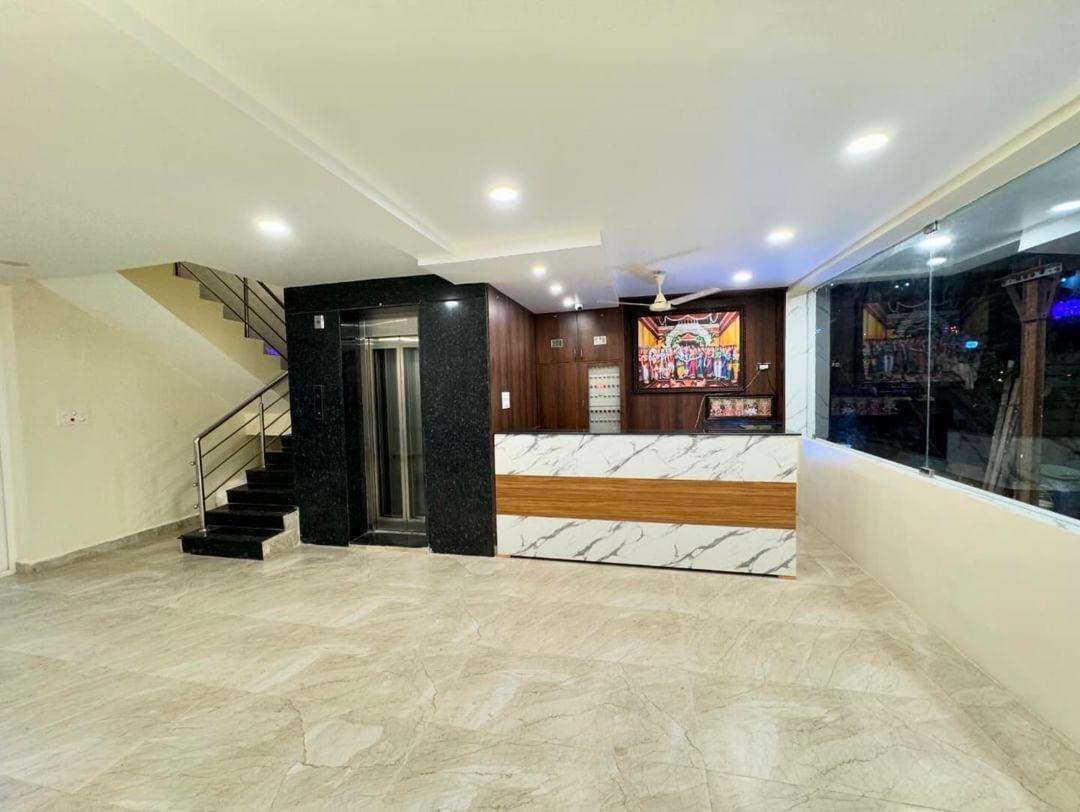 Hotel Dkr Grand Tirupati Bagian luar foto